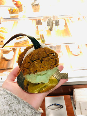 Mara cookie sandwich