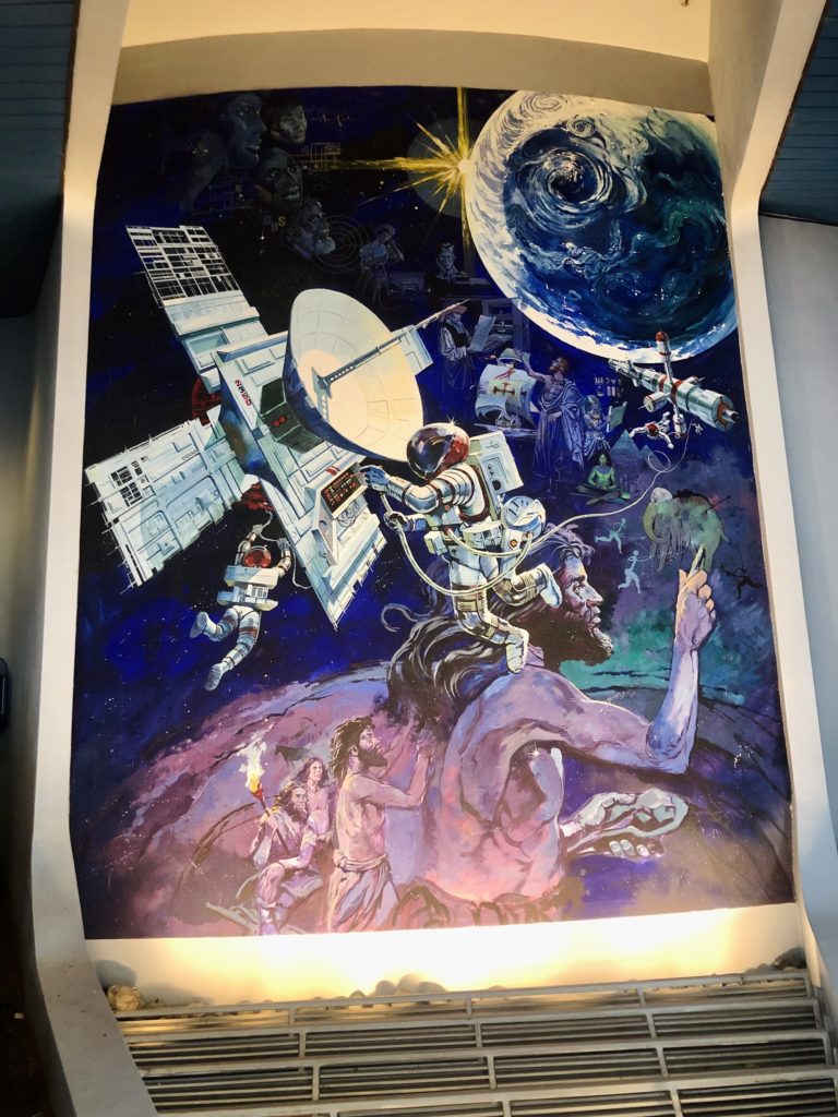 WDW trip report - Spaceship Earth mural