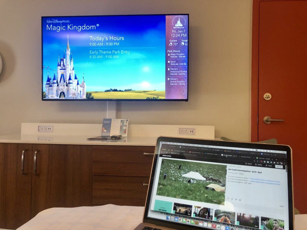Pop Century resort room