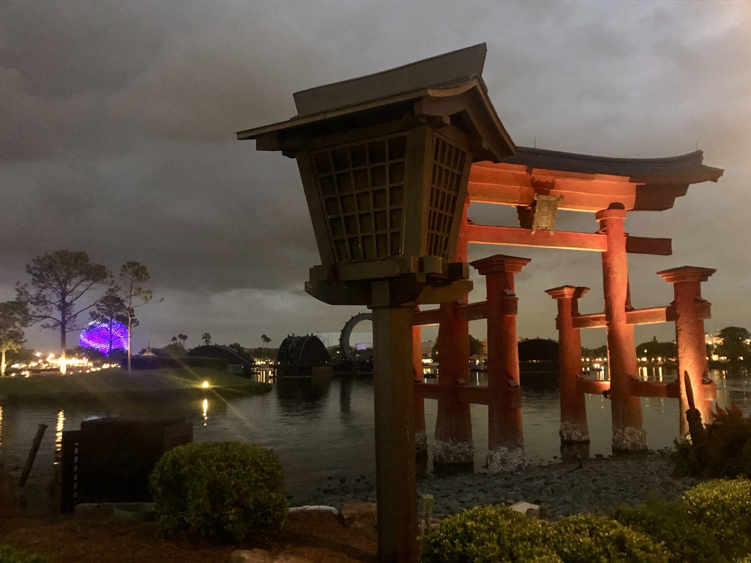 WDW trip report - Tori Gate and Spaceship Earth