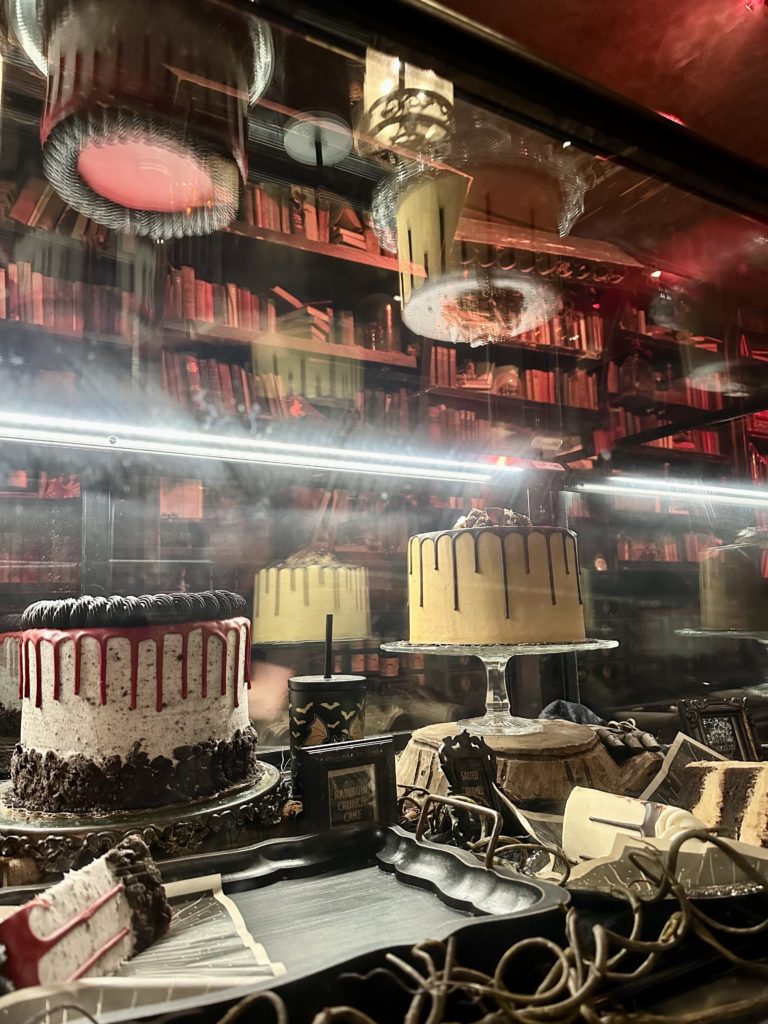 WDW trip report - Gideon's Bakehouse cakes