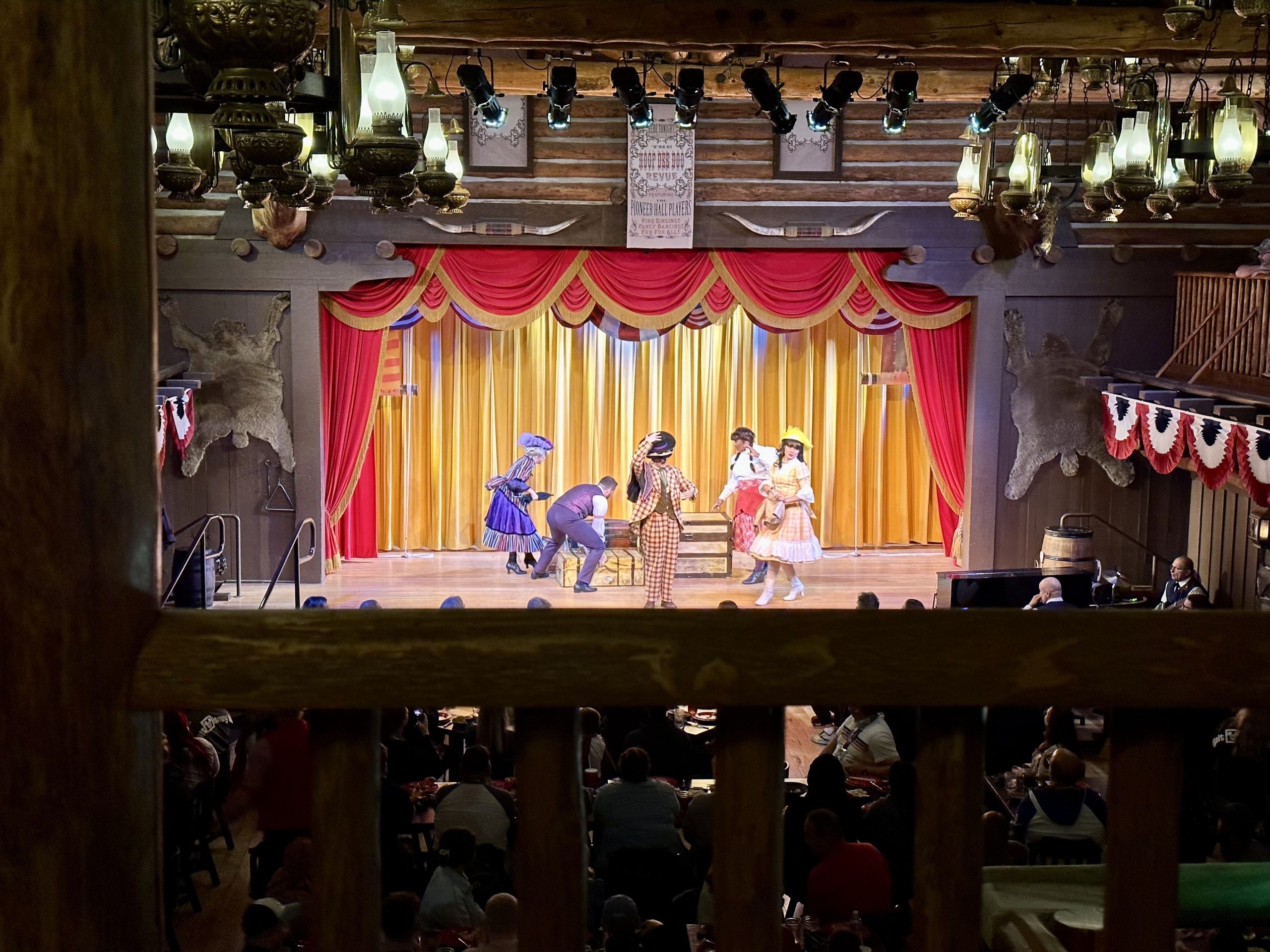 Hoop de Doo Revue trip report - show