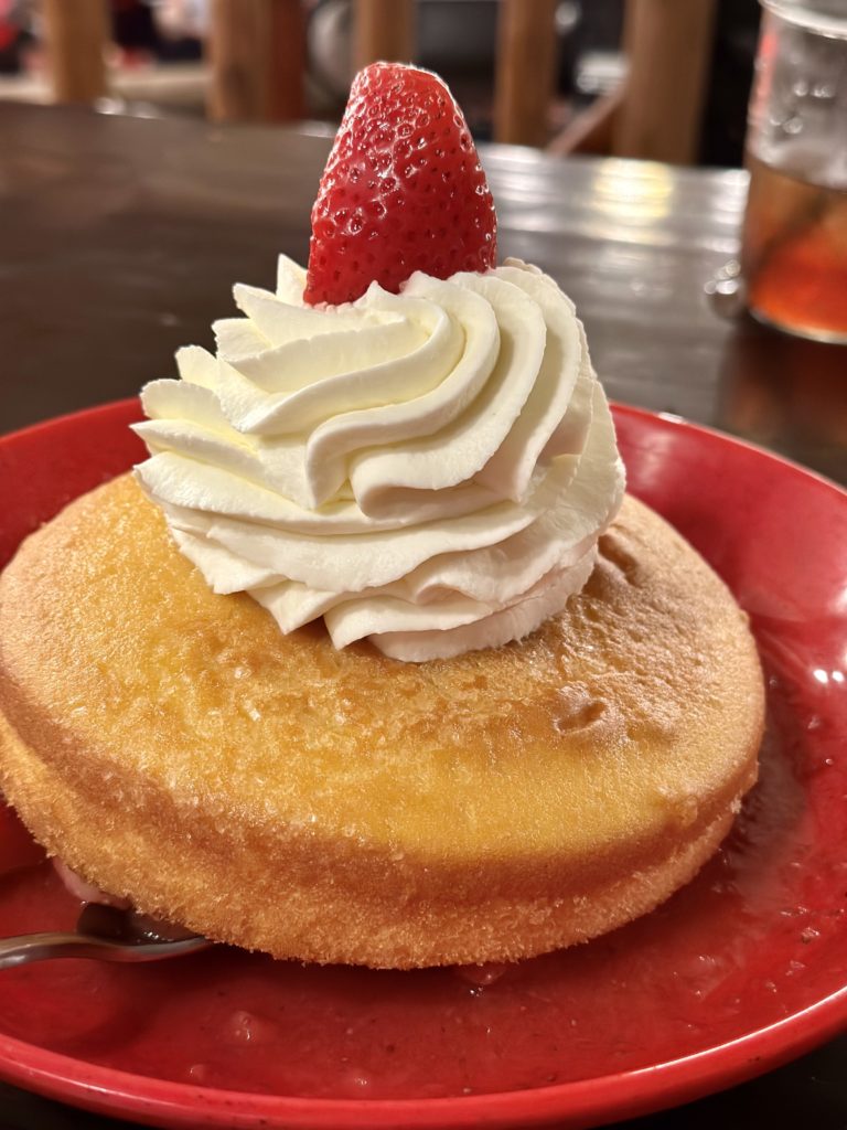 Hoop de Doo Revue trip report - strawberry shortcake