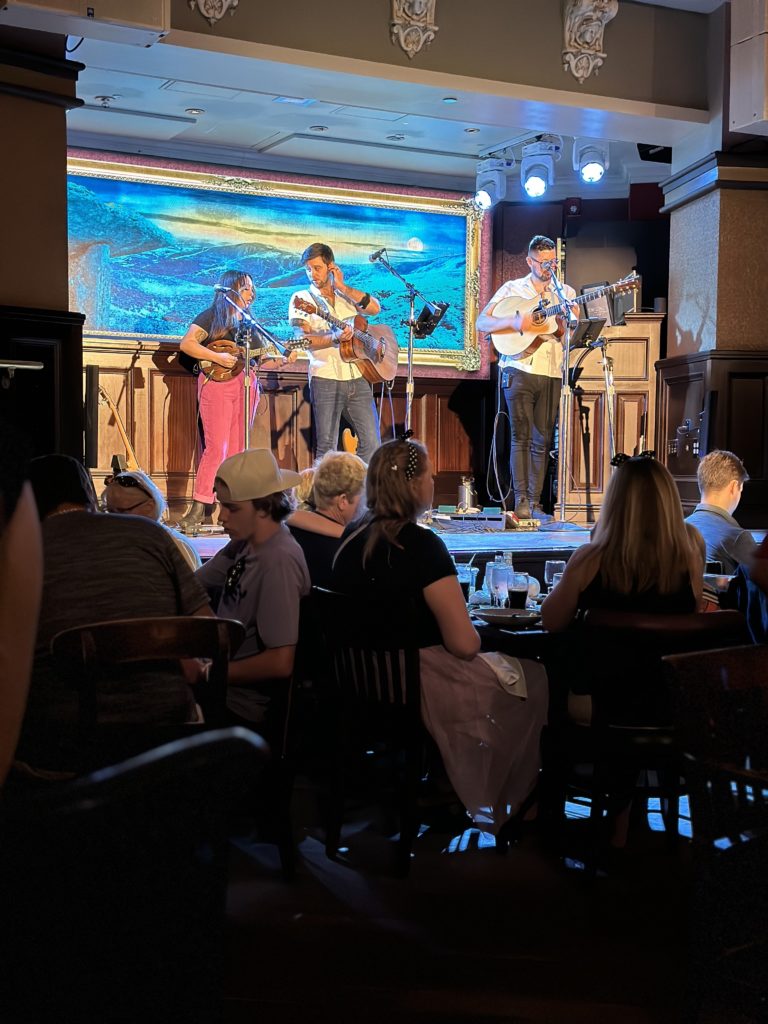 WDW trip report - Raglan Road performers