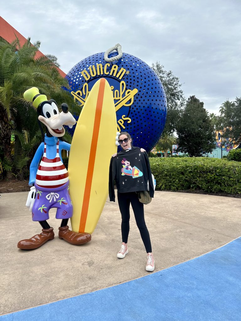 New sweatshirt with surfer Goofy