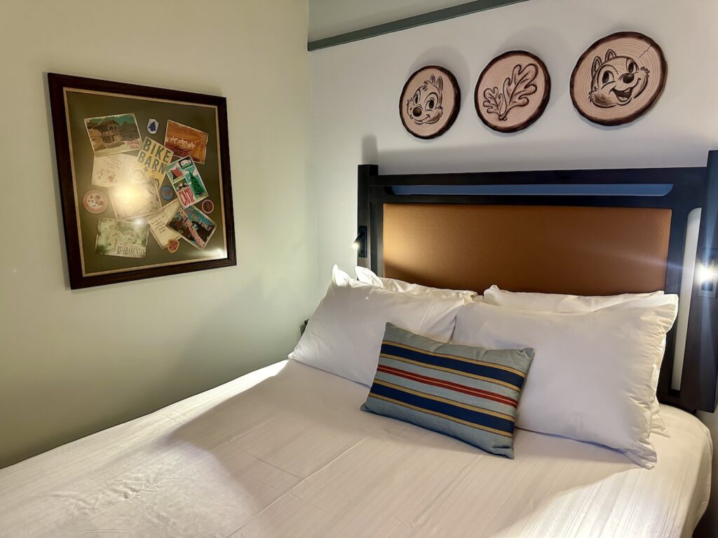 Fort Wilderness cabin queen bed