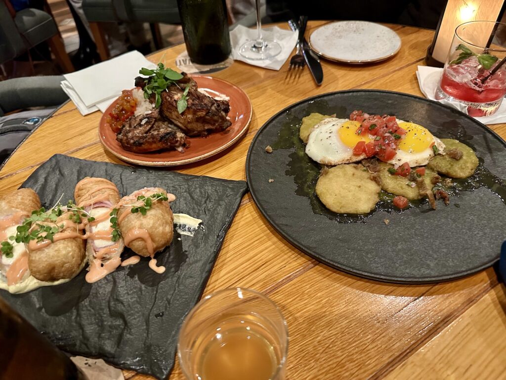 Universal Studios Florida Aventura Tower Strong Water Tavern tapas